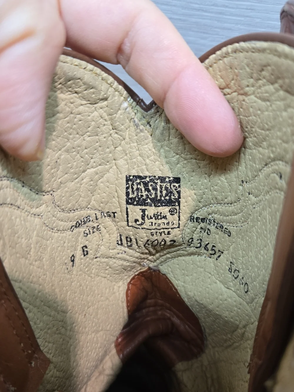 Vintage Justin Basics Mens JBL6002 Ostrich Leather Shoes Boots Sz 9B